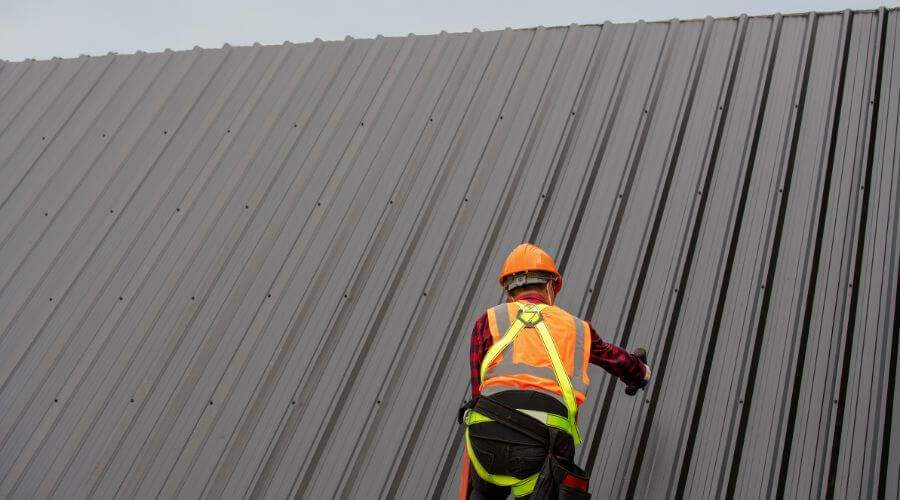 Professional gutter cleaning in Wallace, WV